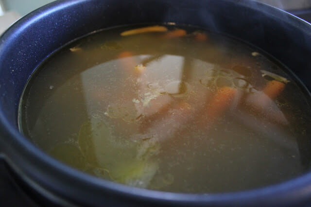 Easy Chicken Broth