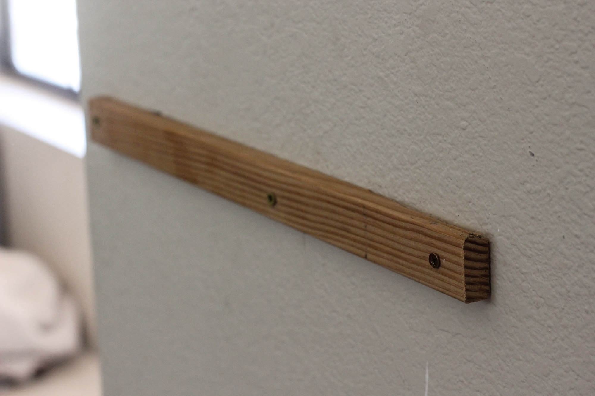DIY Corner Floating Shelf - Wood Support Piece 